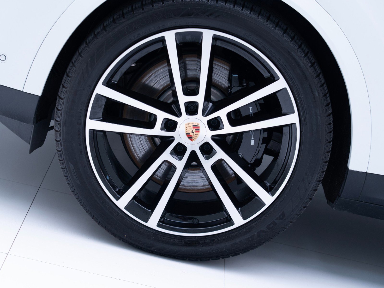 Certified 2025 Porsche Cayenne S image 12