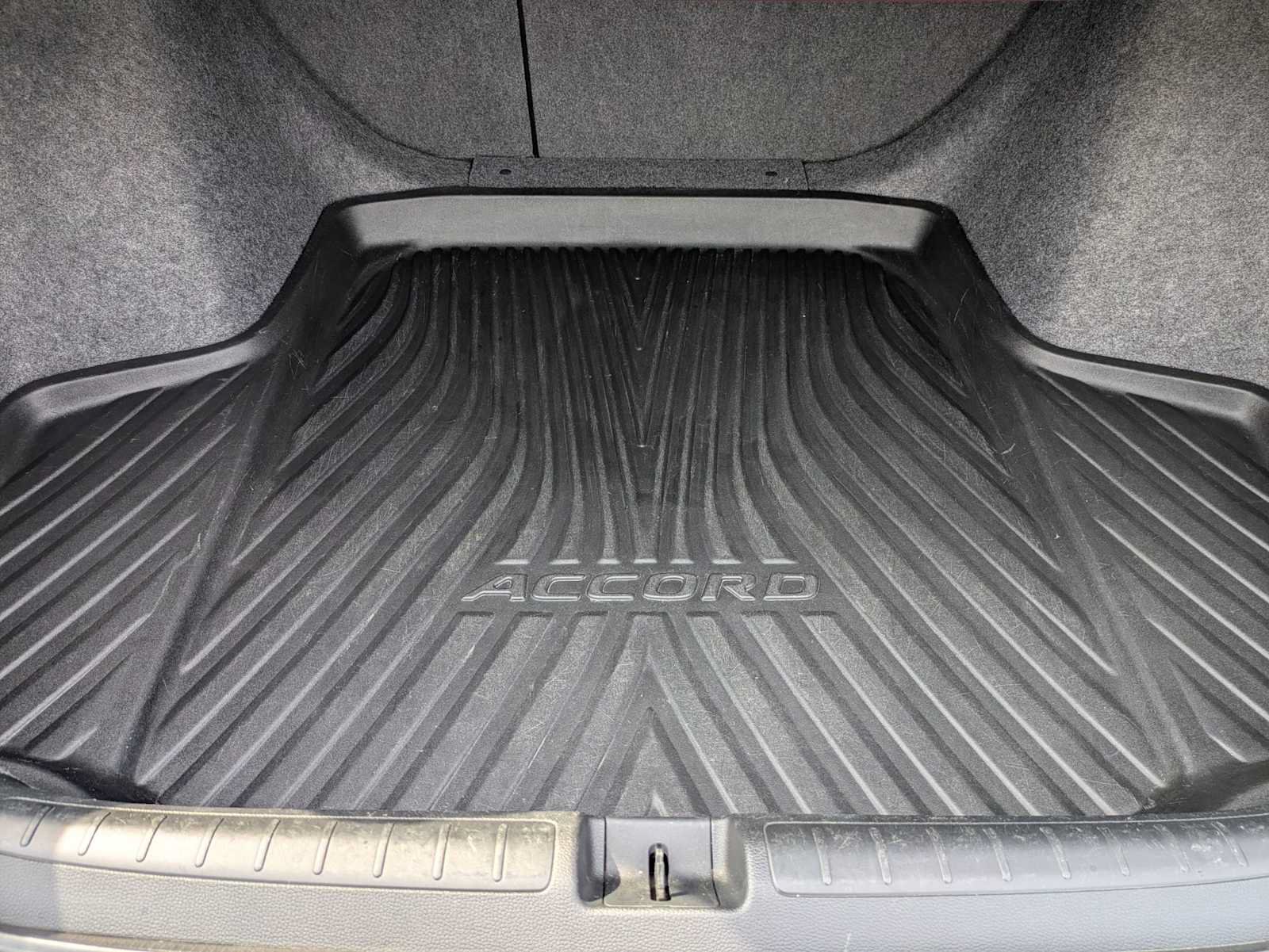 Used 2018 Honda Accord EX-L image 21