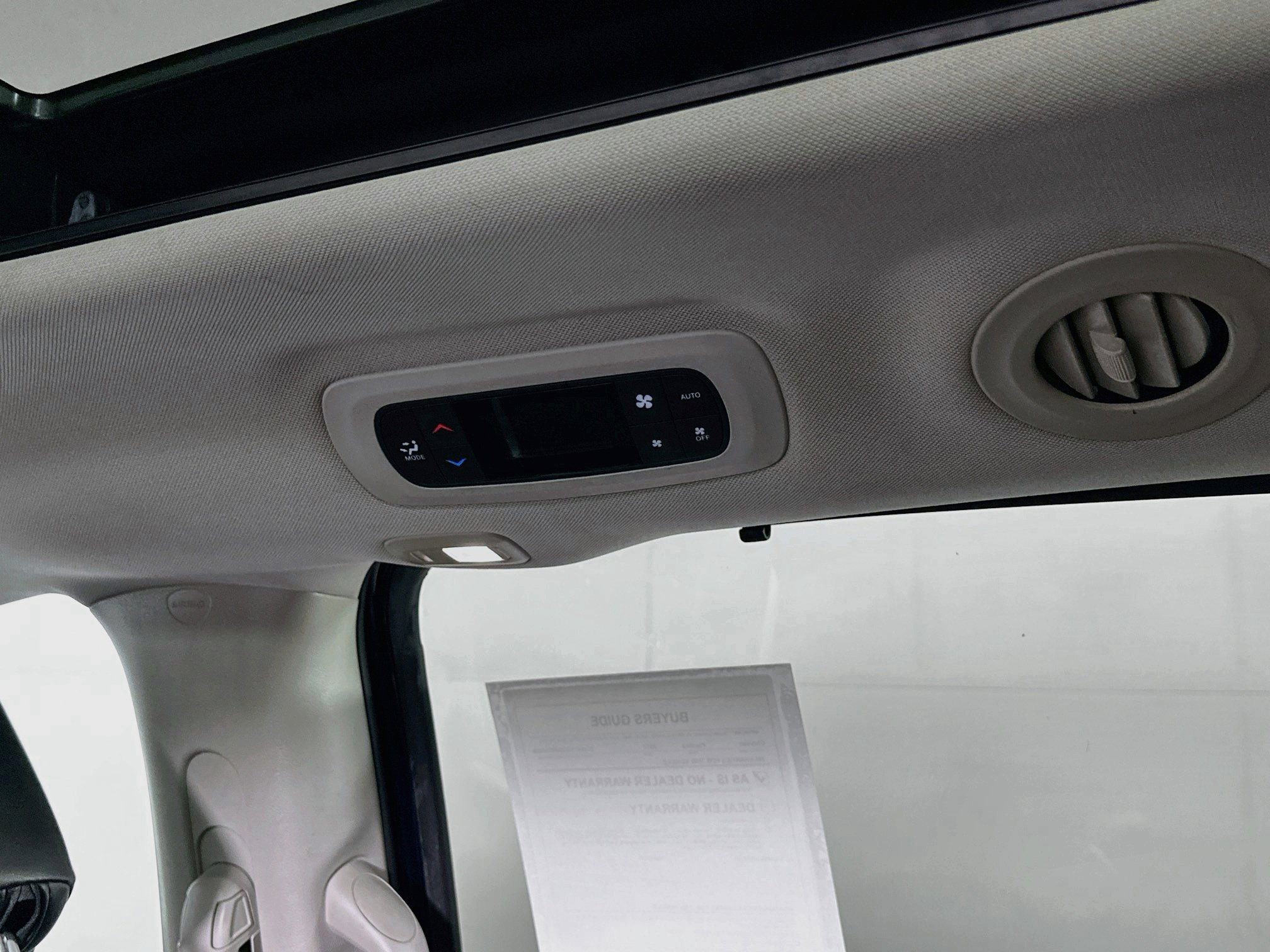 Used 2017 Chrysler Pacifica Limited FWD image 29