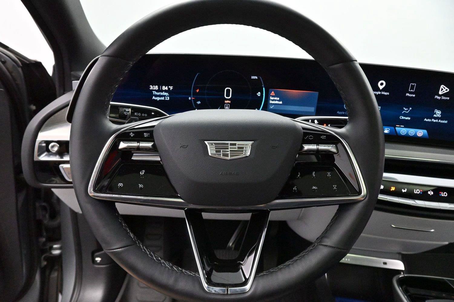 Used 2024 Cadillac Lyriq Luxury AWD/4WD image 15