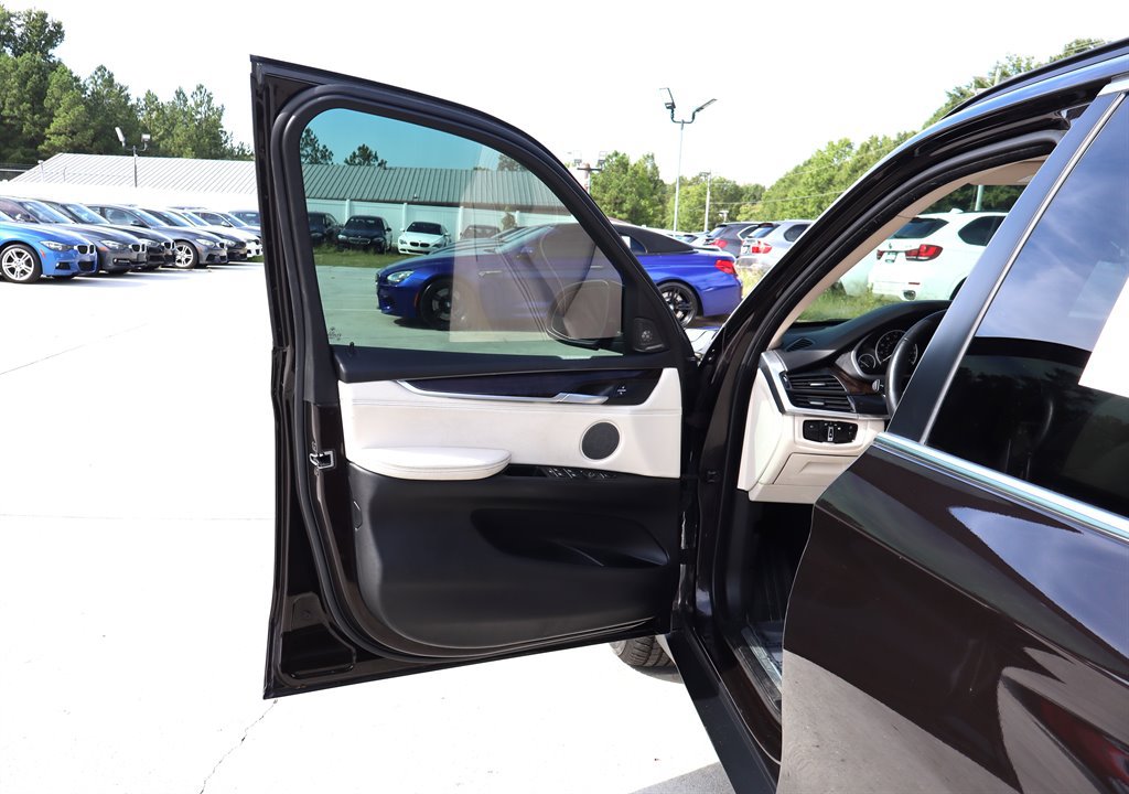 Used 2015 BMW X5 xDrive35d AWD/4WD image 46