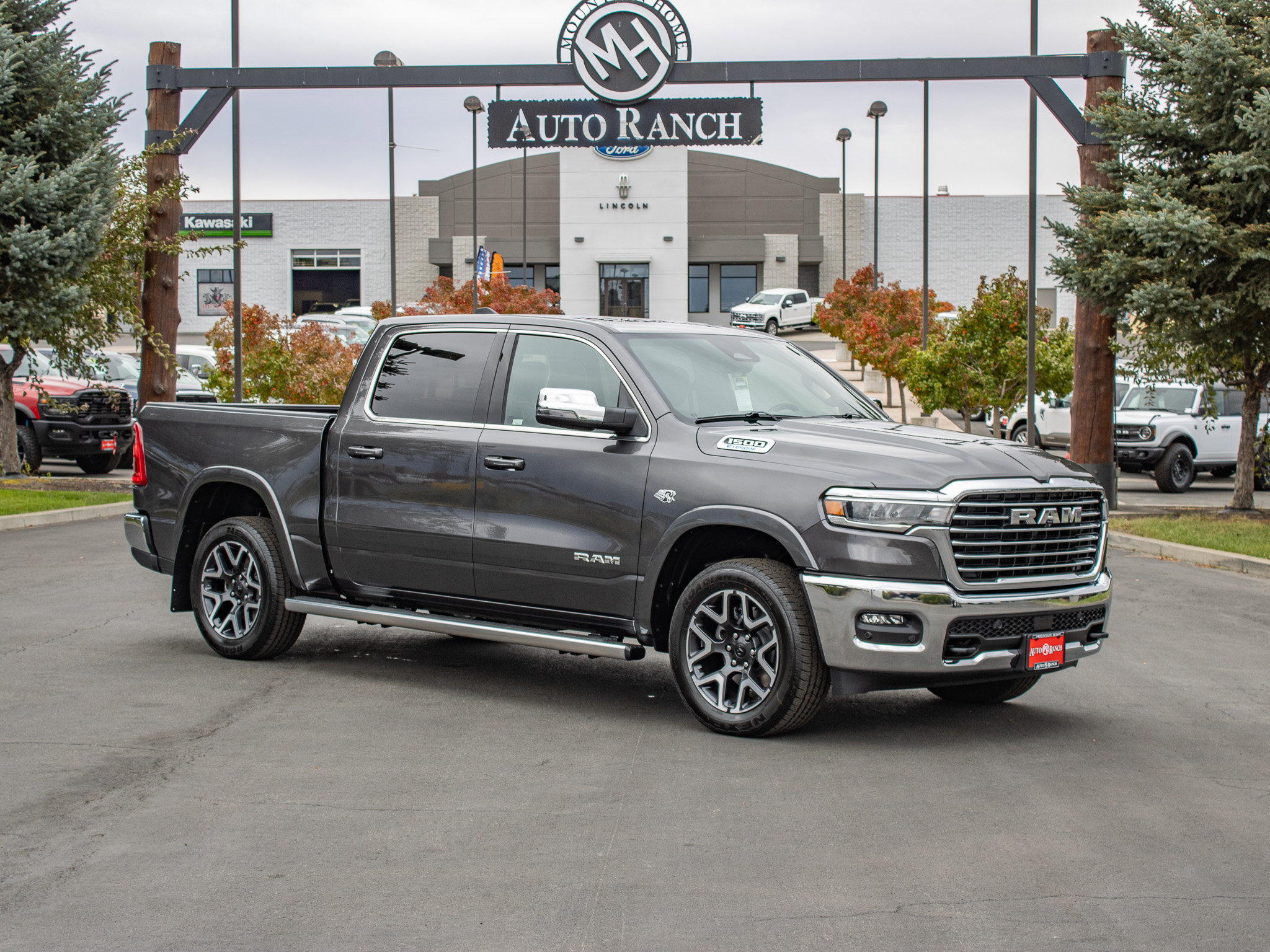 New 2027 RAM 1500 Laramie w/ Chrome Appearance Group AWD/4WD image 2
