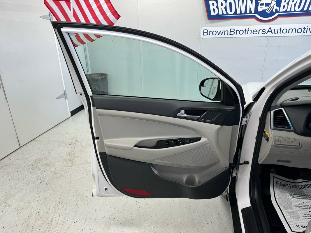 Used 2017 Hyundai Tucson Eco w/ Cargo Package AWD/4WD image 11