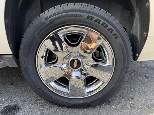 Used 2010 Chevrolet Suburban LTZ image 34