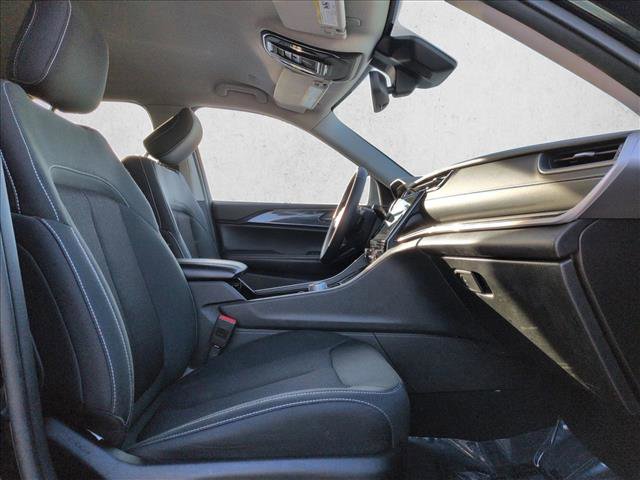 Used 2023 Jeep Grand Cherokee Laredo image 19