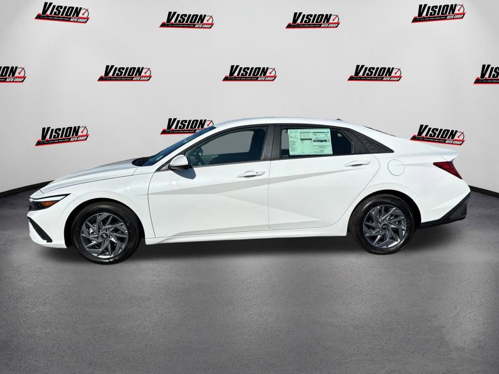 New 2025 Hyundai Elantra Blue image 8