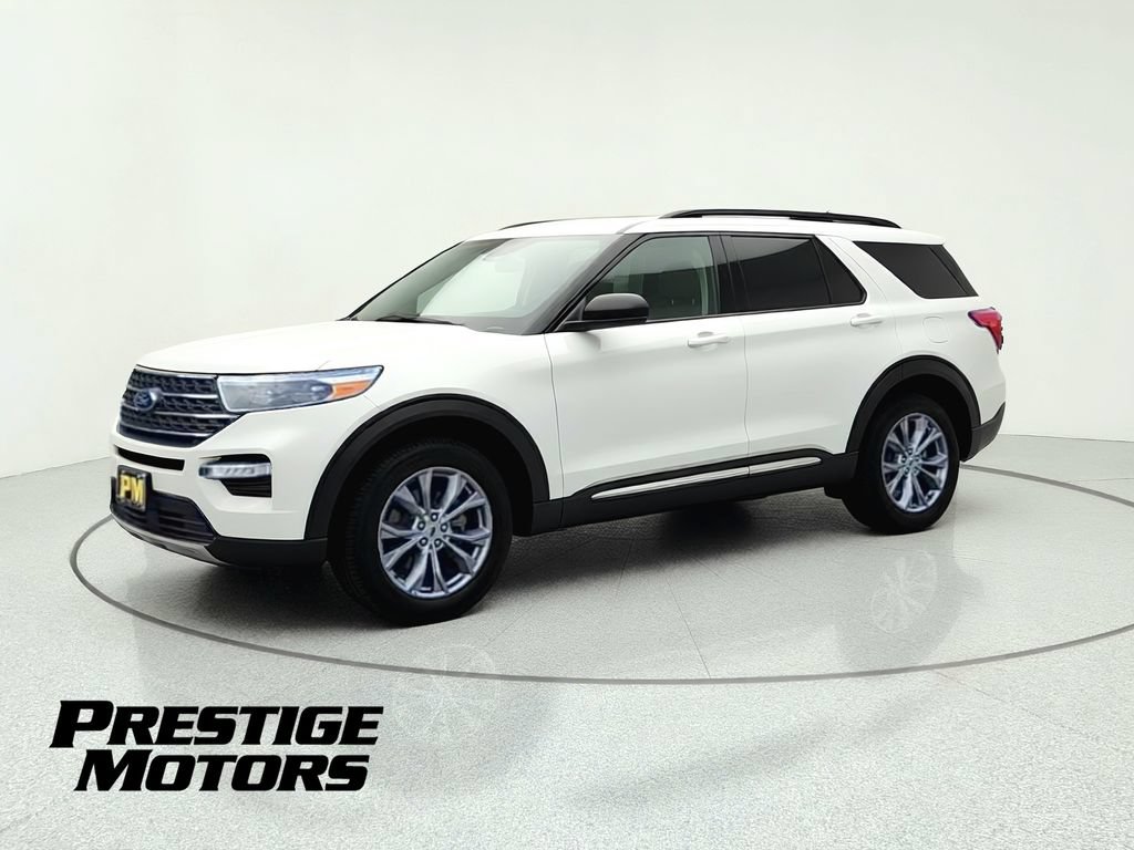 Used 2022 Ford Explorer XLT w/ Equipment Group 202A AWD/4WD image 4