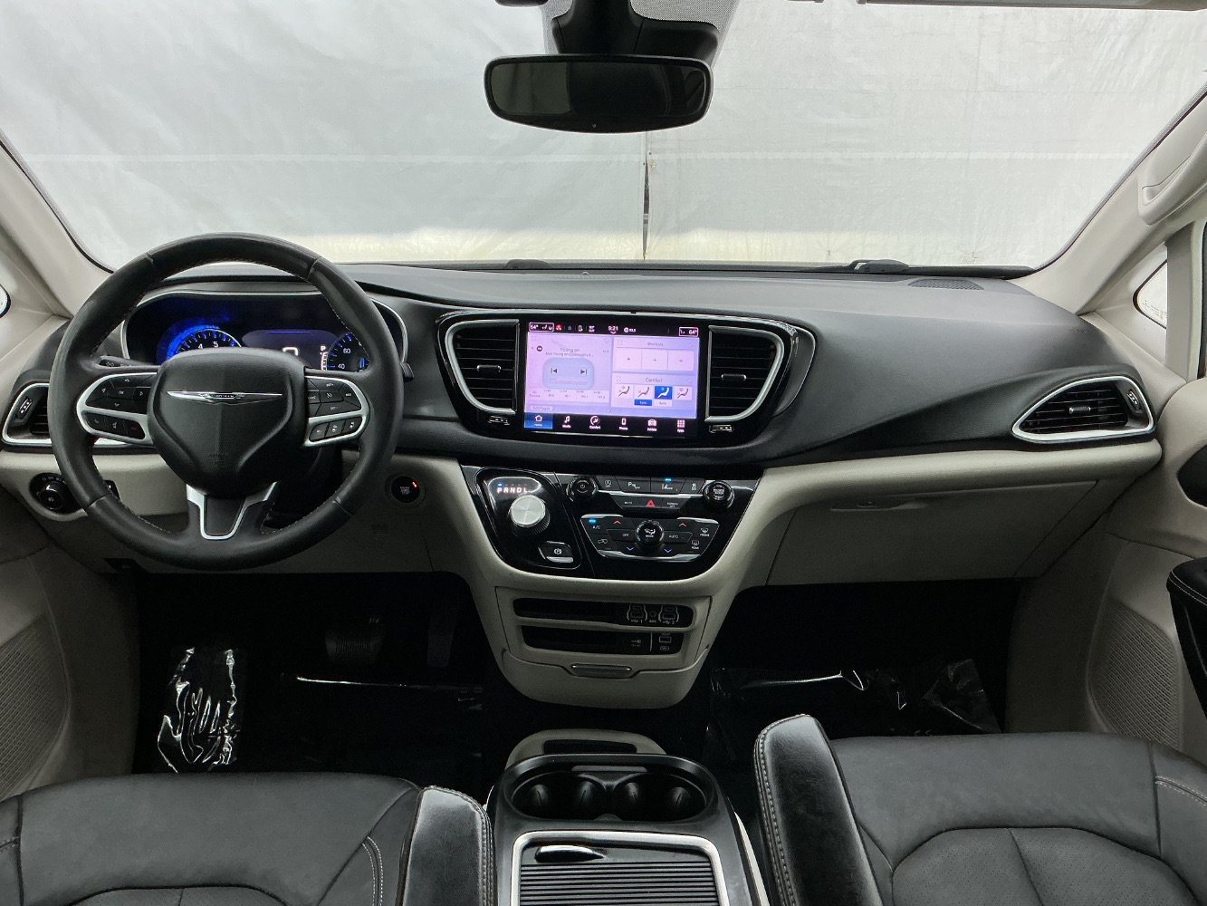 Used 2022 Chrysler Pacifica Touring-L FWD image 24