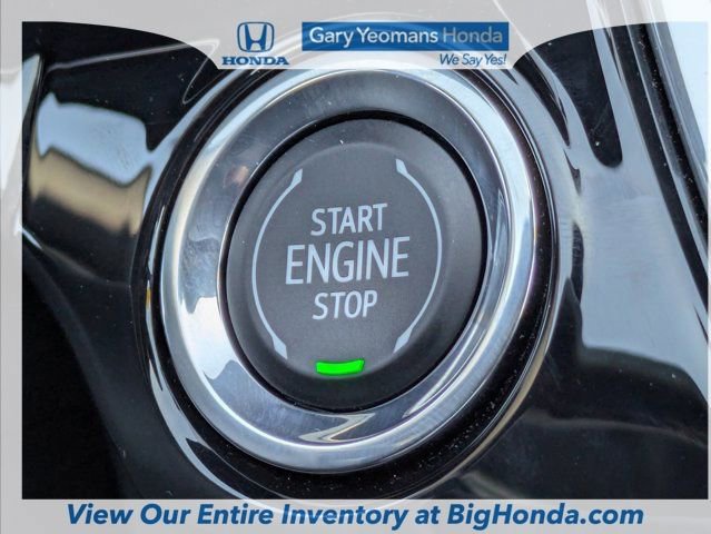 Used 2025 Chevrolet Trax RS w/ Driver Confidence Package image 32