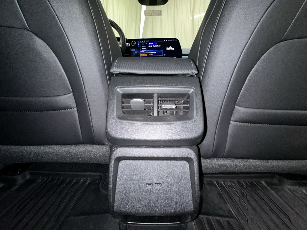 Certified 2024 Chevrolet Equinox EV LT FWD image 18