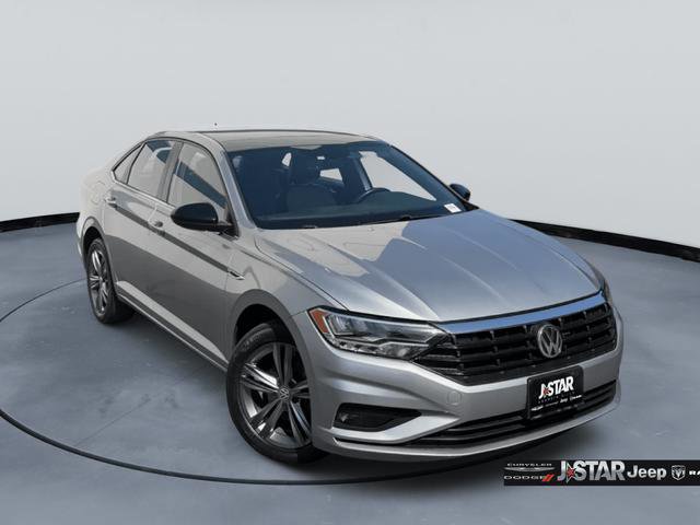 Used 2019 Volkswagen Jetta R-Line w/ R-Line Cold Weather Package FWD image 3