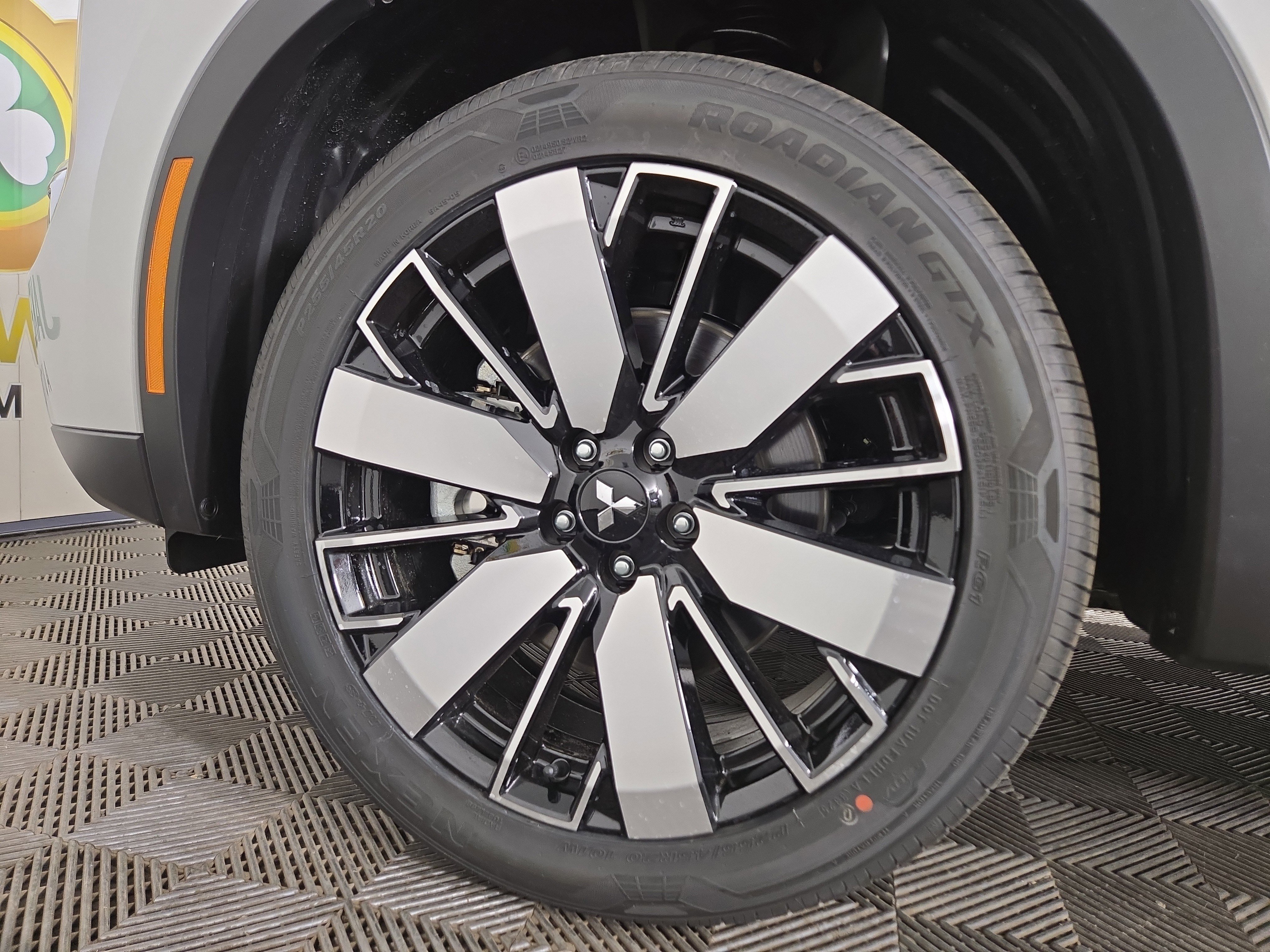 New 2026 Mitsubishi Outlander SE AWD/4WD image 33