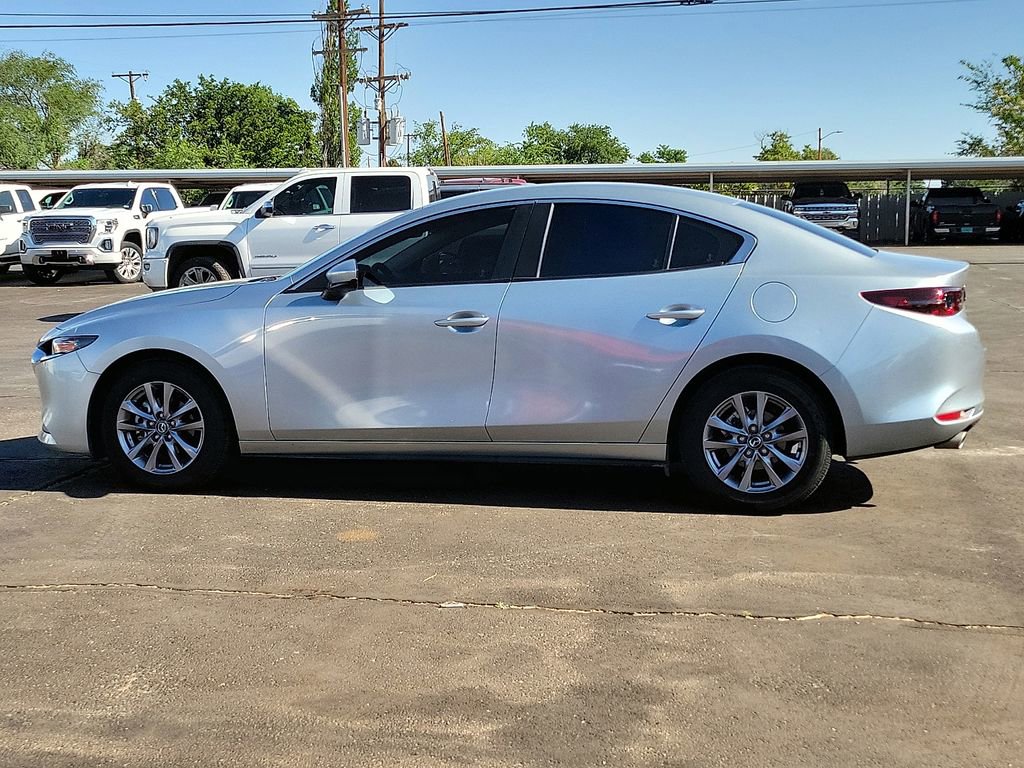 Used 2021 MAZDA MAZDA3 Sedan FWD image 2