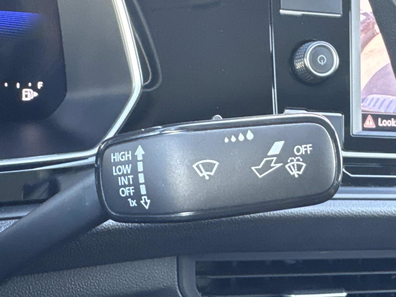 Used 2024 Volkswagen Jetta SE image 26