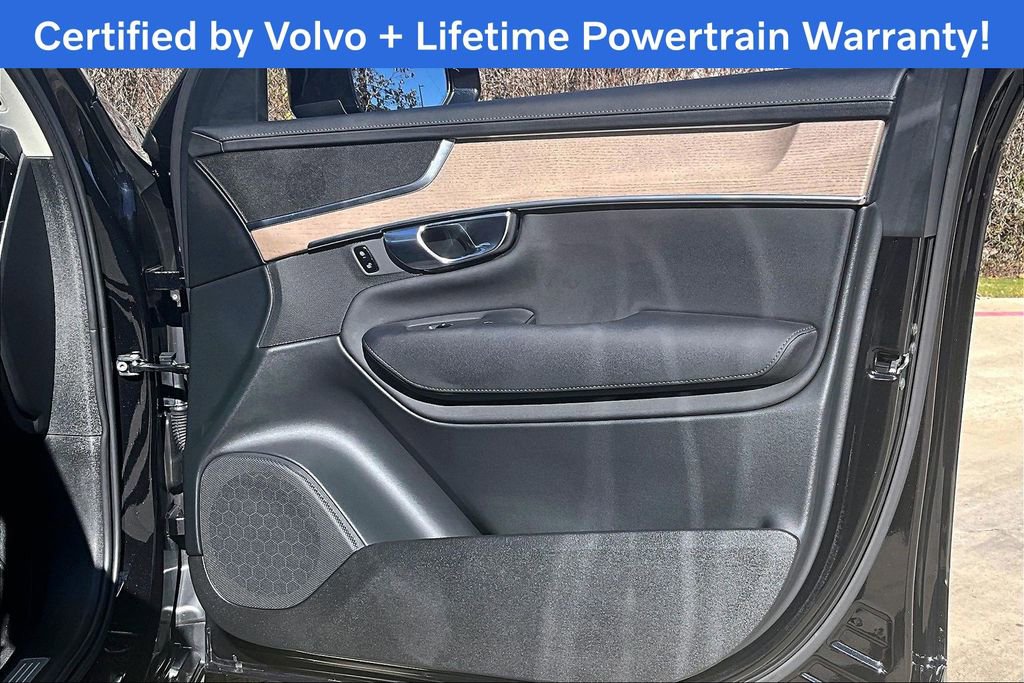 Used 2025 Volvo XC90 B6 Plus image 25