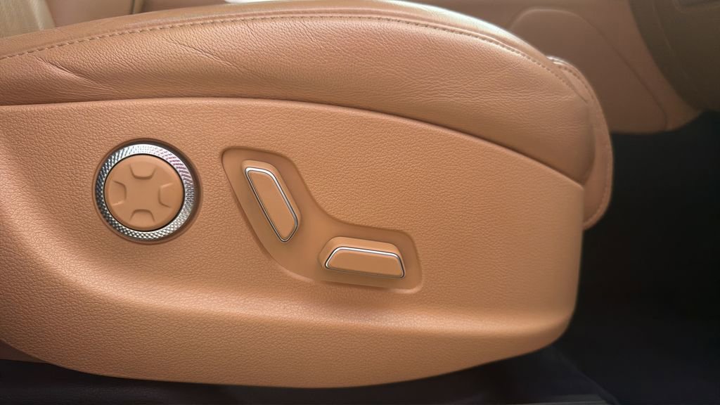 Used 2021 Genesis GV80 2.5T w/ Prestige Package 05 image 30