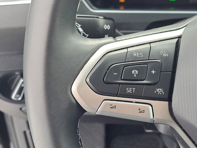 Used 2022 Volkswagen Tiguan SE image 11