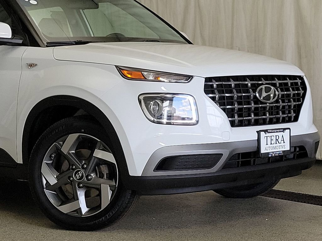 Used 2022 Hyundai Venue SEL image 5
