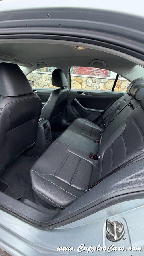 Used 2014 Volkswagen Jetta SE FWD image 28