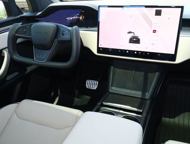 Used 2022 Tesla Model X Plaid image 12