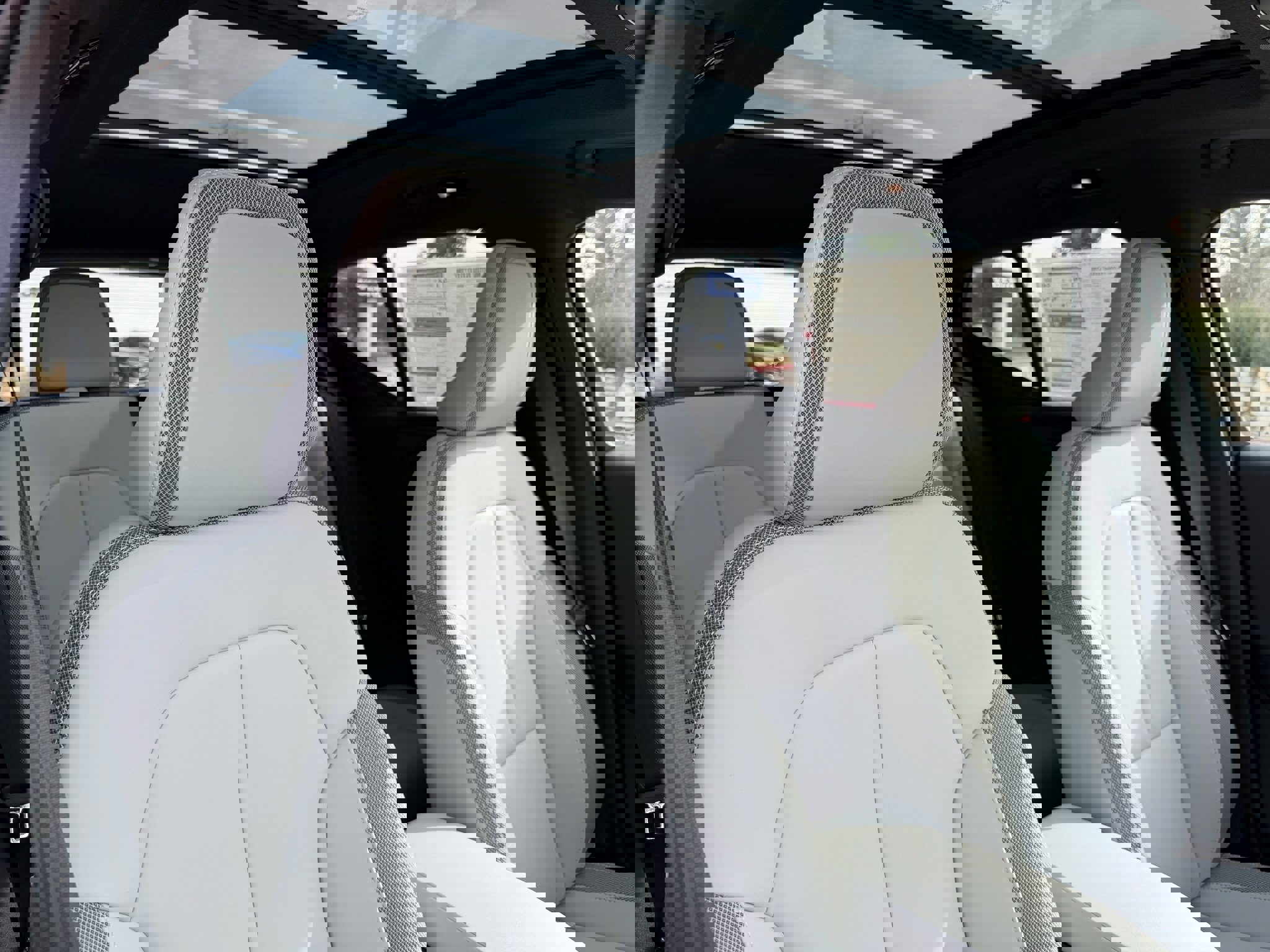 New 2026 Volvo EX40 Plus w/ Protection Package Premier image 9