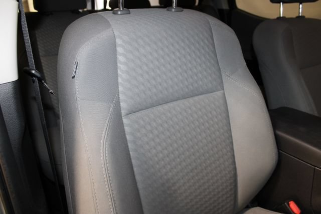 Used 2022 Toyota Tacoma SR5 RWD image 16