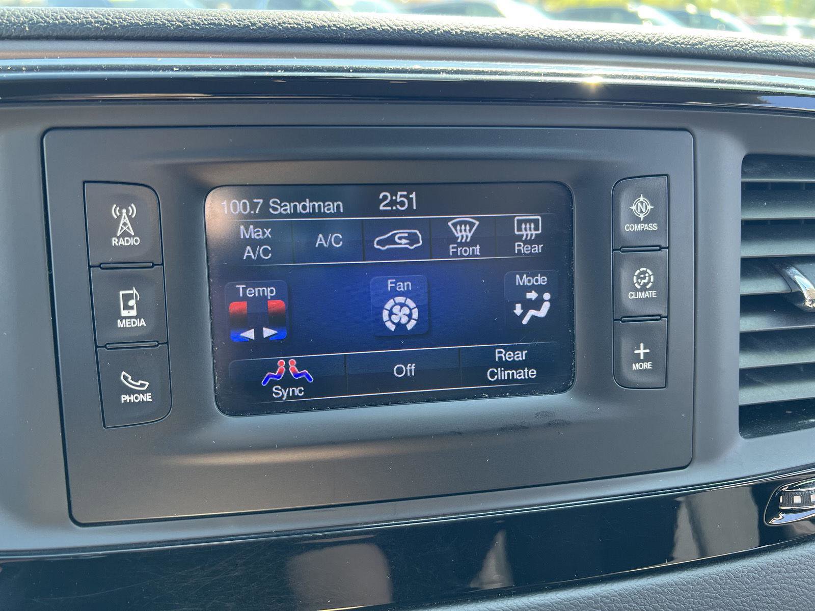 Used 2017 Chrysler Pacifica Touring image 25