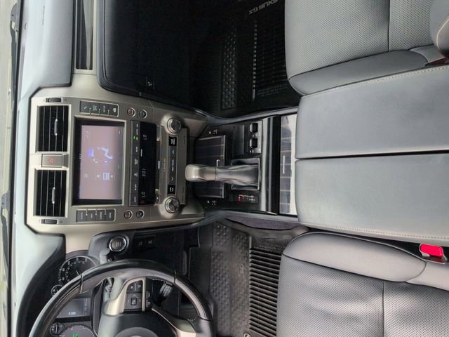 Used 2020 Lexus GX 460 Premium w/ Premium Package image 21