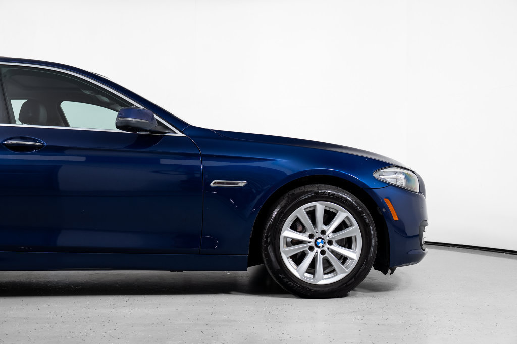 Used 2016 BMW 528i Sedan RWD image 4