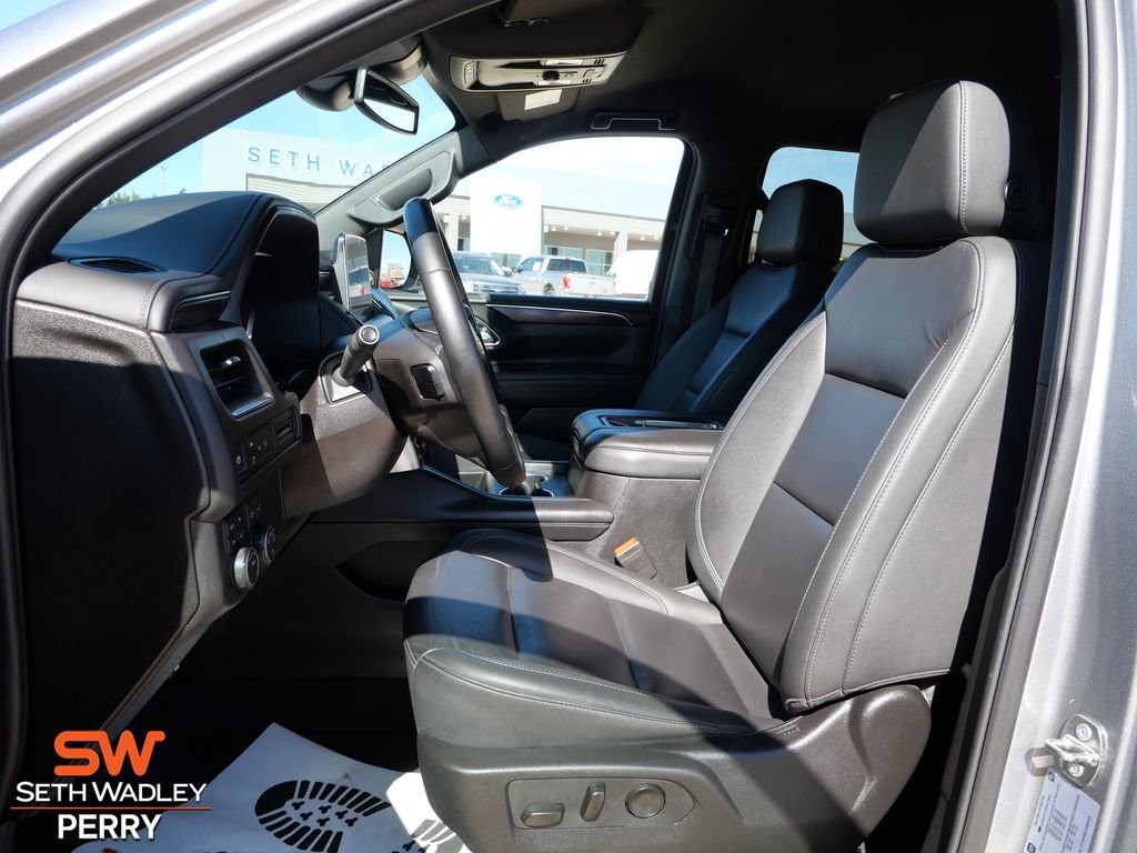 Used 2024 Chevrolet Suburban LT AWD/4WD image 18