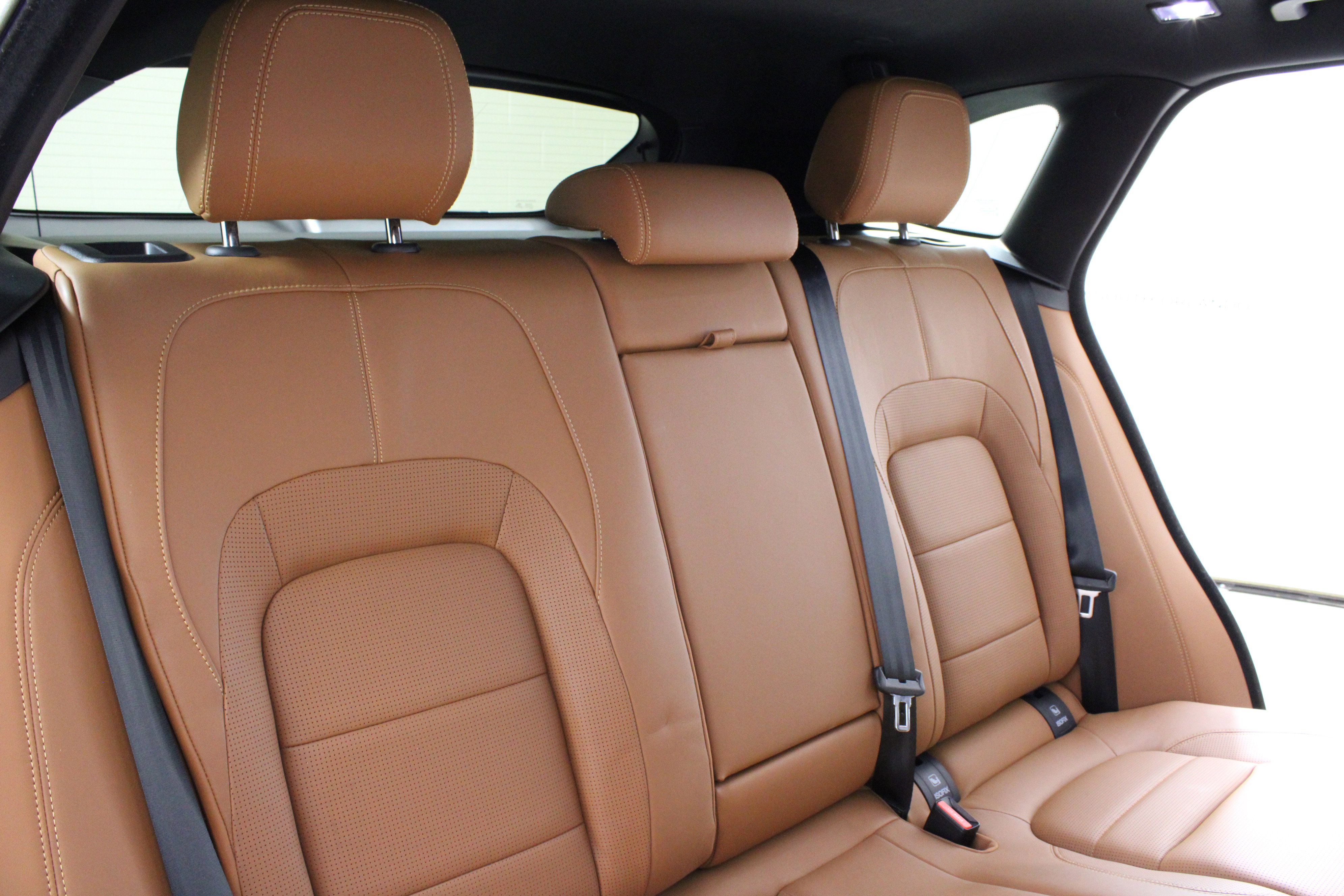 Certified 2025 Jaguar F-PACE R-Dynamic S AWD/4WD image 13