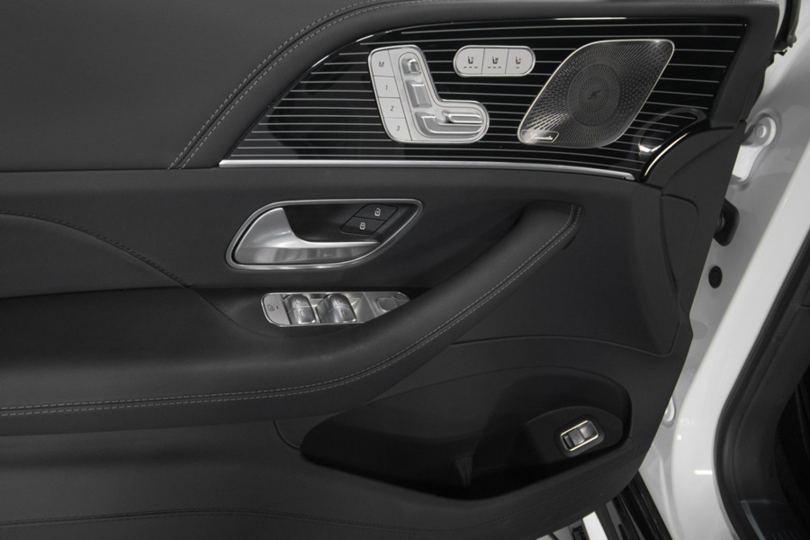 Used 2026 Mercedes-Benz Maybach GLS 600 image 38