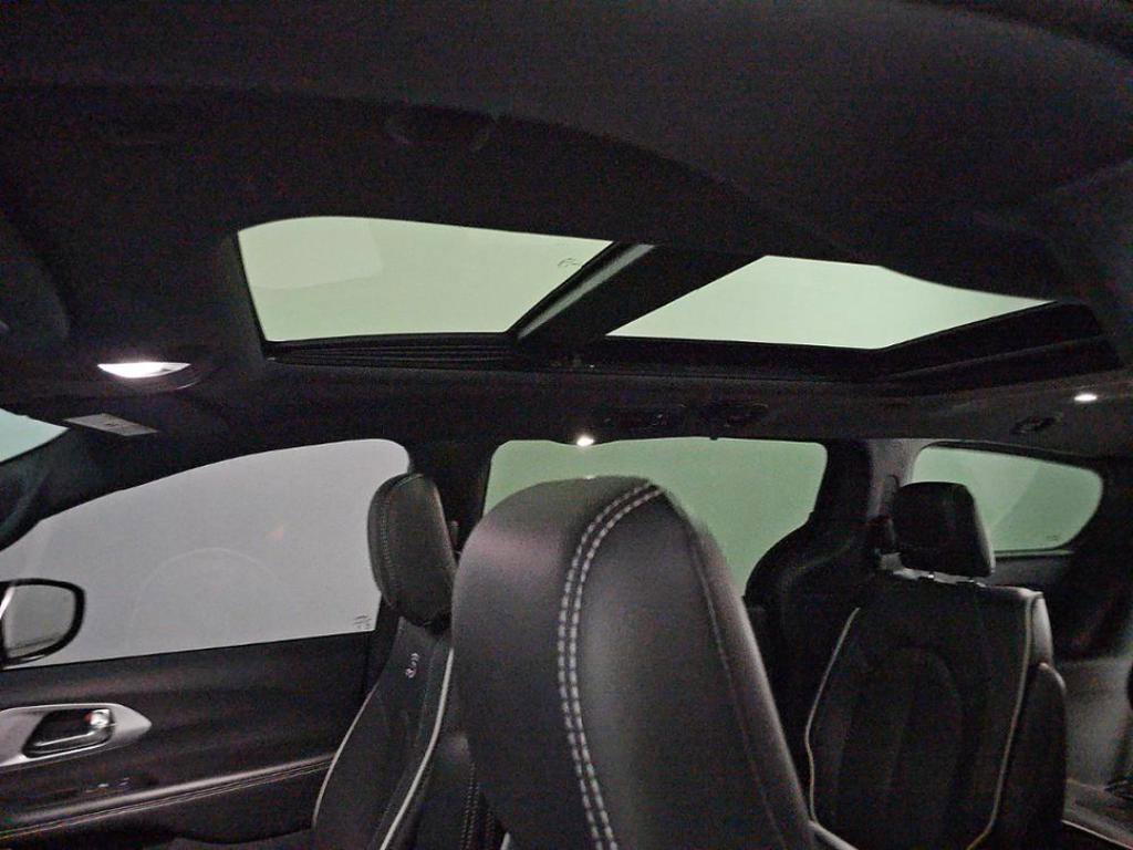 Used 2026 Chrysler Pacifica Limited w/ S Appearance Package image 9