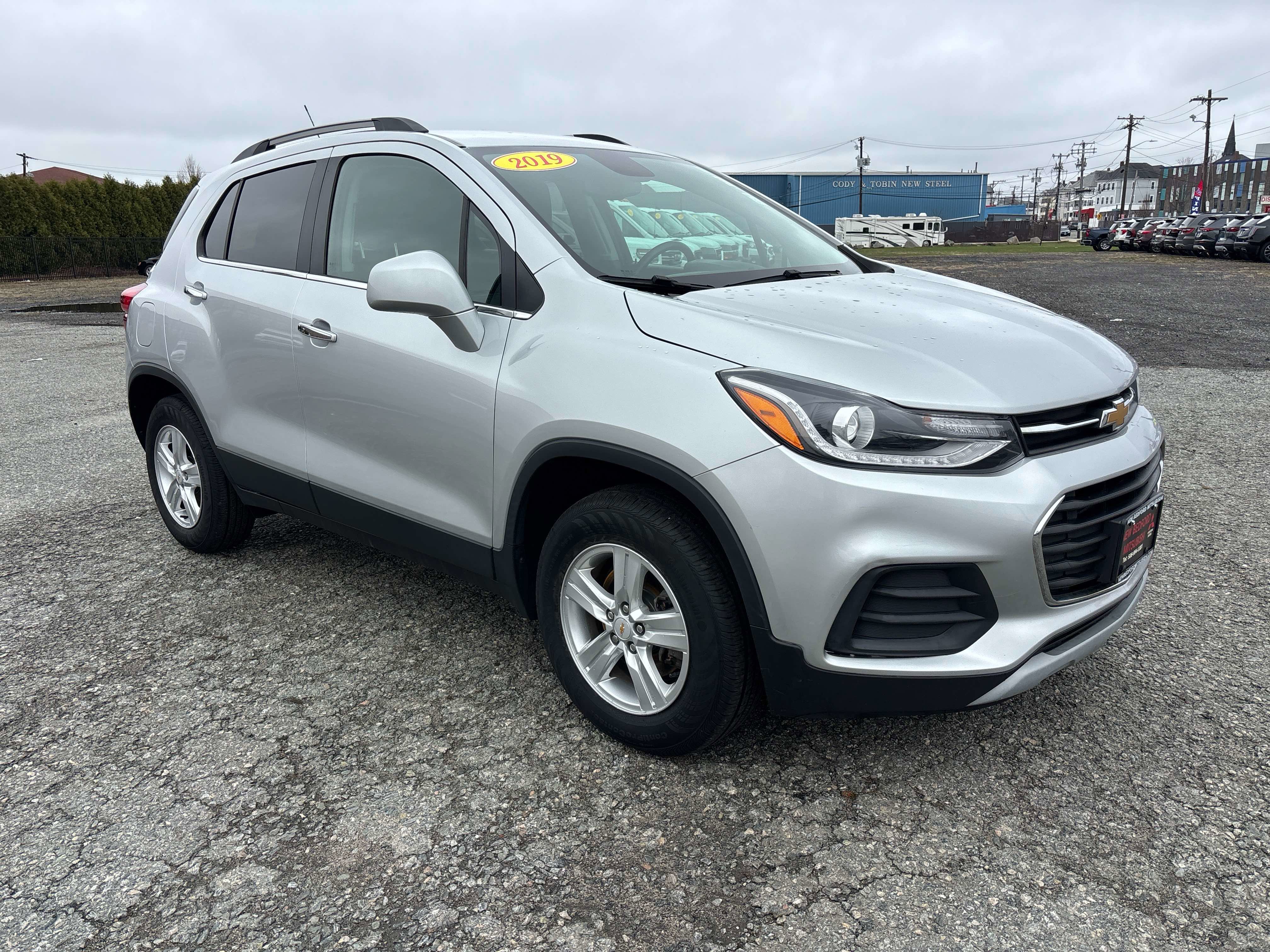 Used 2019 Chevrolet Trax LT w/ LT Convenience Package image 3