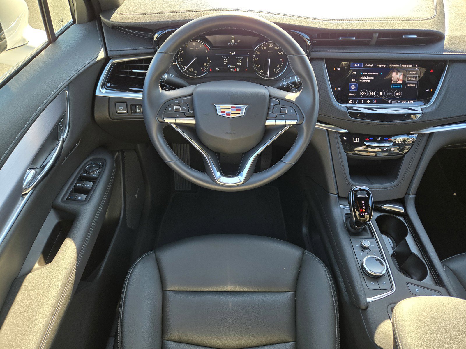 Used 2025 Cadillac XT6 Luxury image 11