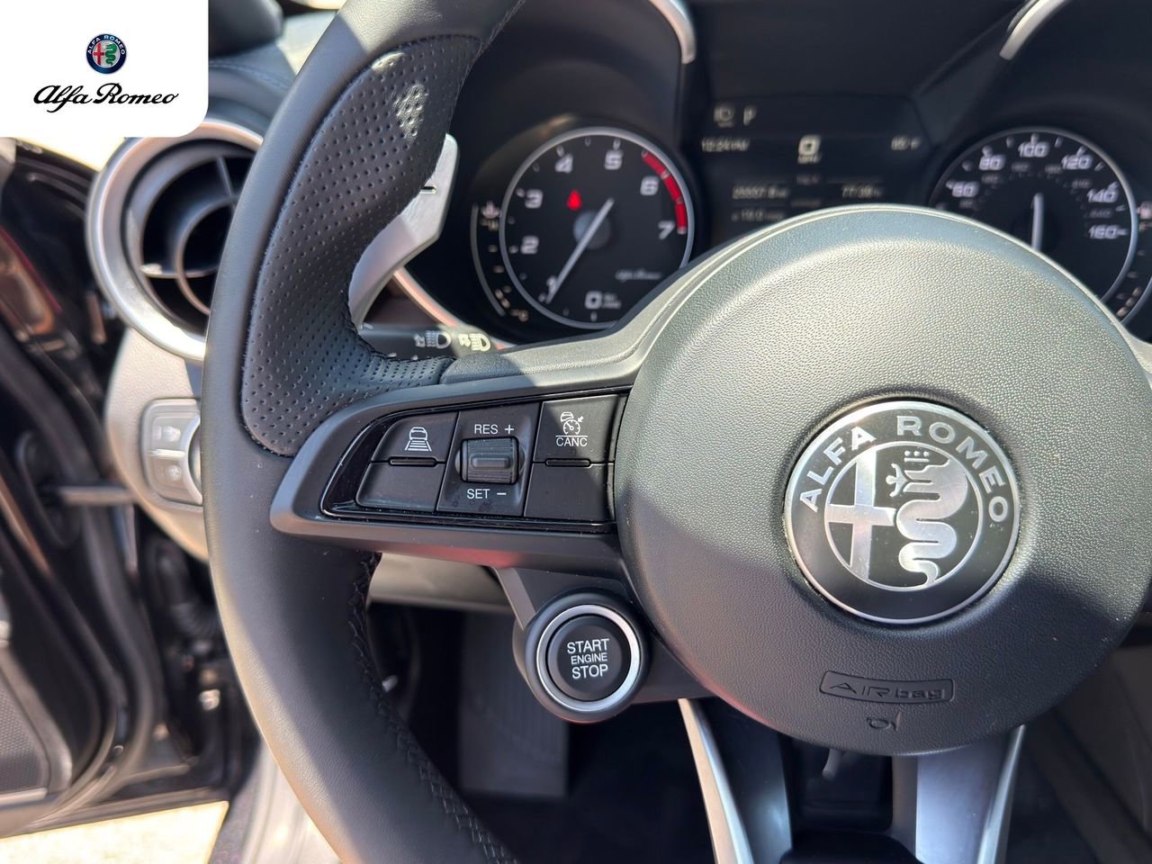 Used 2023 Alfa Romeo Giulia Veloce RWD image 19