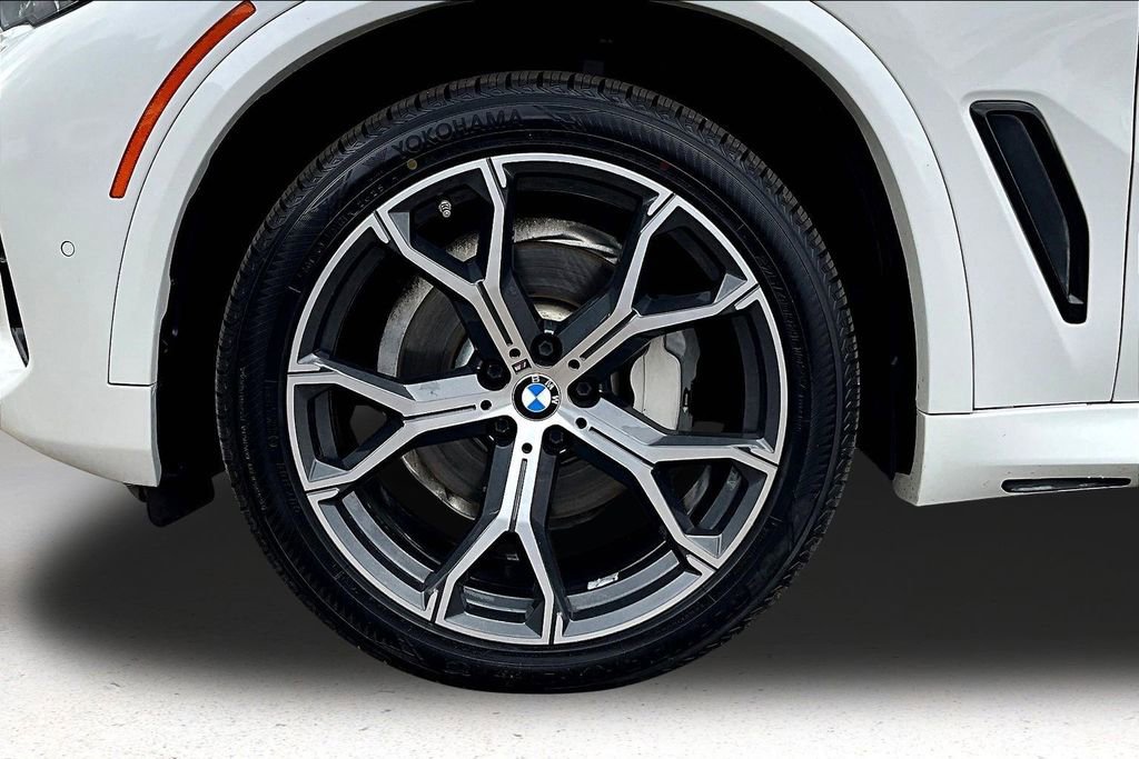 Used 2019 BMW X5 xDrive40i w/ M Sport Package AWD/4WD image 34