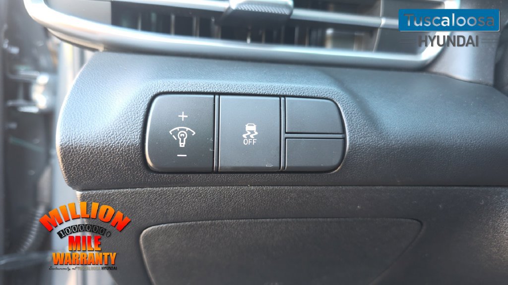 Used 2024 Hyundai Elantra SEL FWD image 14