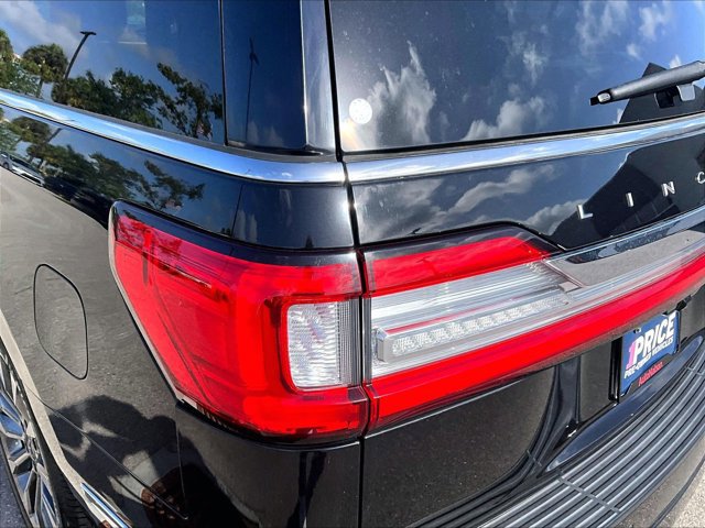 Used 2018 Lincoln Navigator L Select AWD/4WD image 29