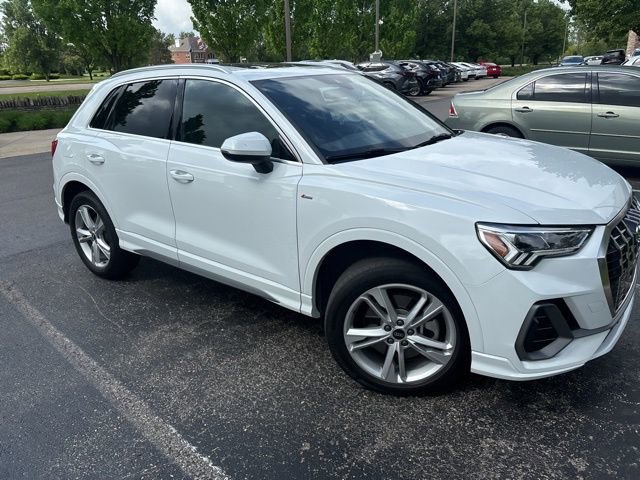 Used 2022 Audi Q3 2.0T Premium Plus w/ Premium Plus Package AWD/4WD image 6