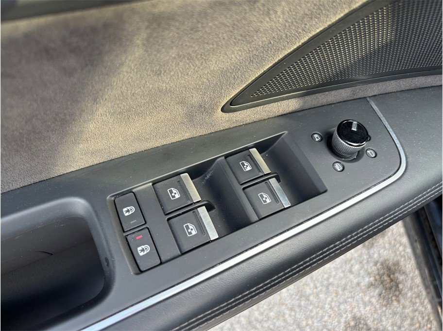 Used 2020 Audi A8 L 4.0T w/ Executive Package image 26