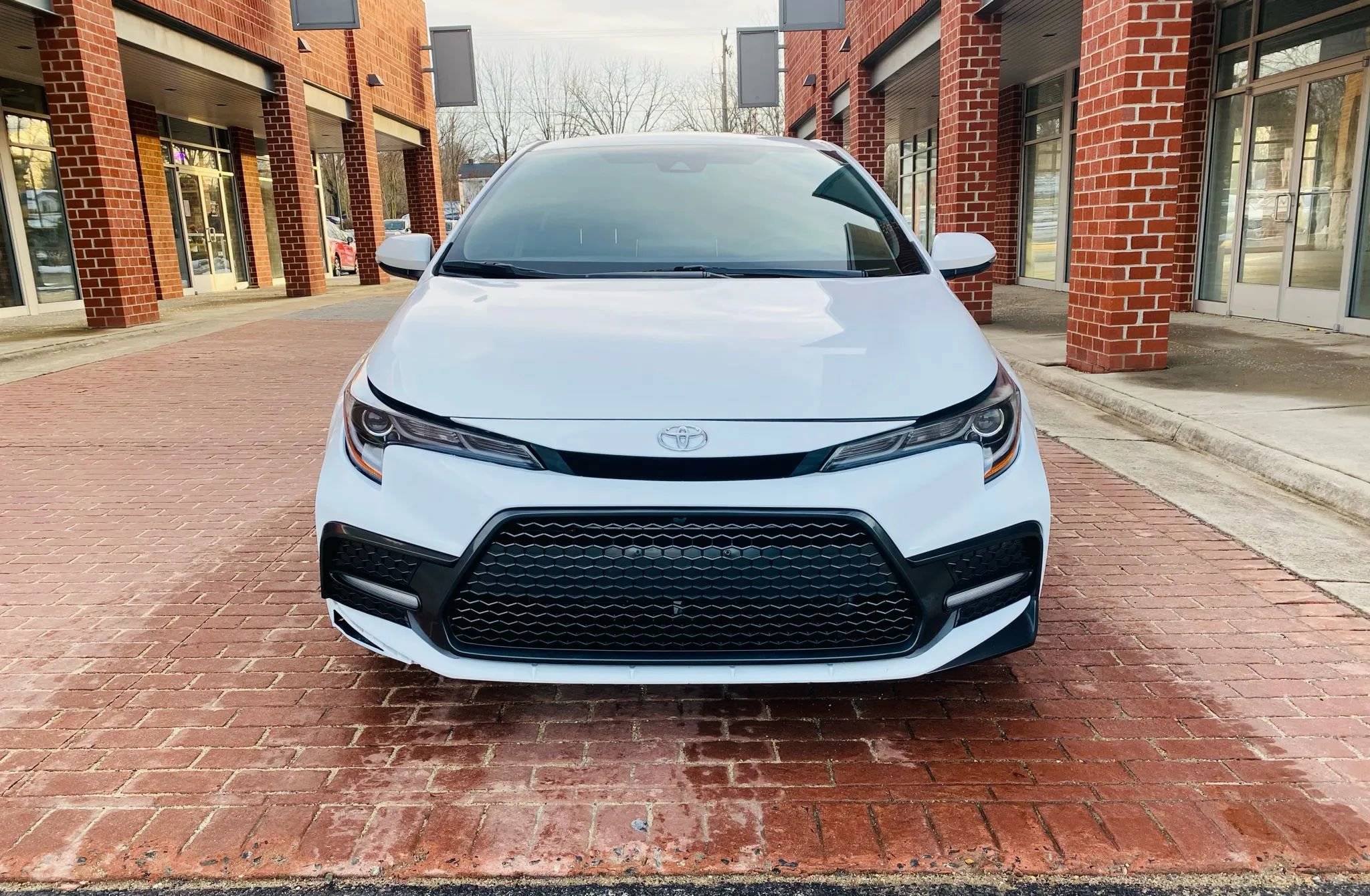 Used 2021 Toyota Corolla SE image 2