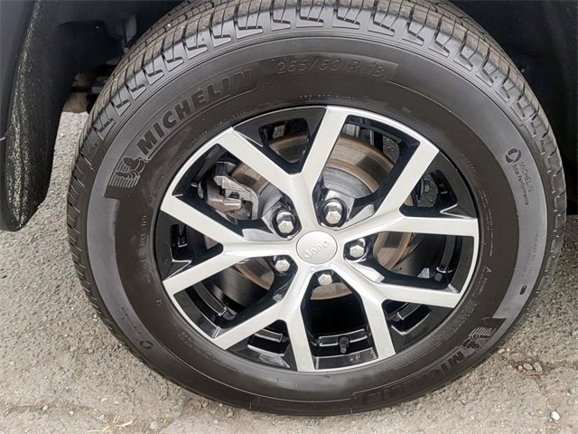 Used 2023 Jeep Grand Cherokee Limited image 8