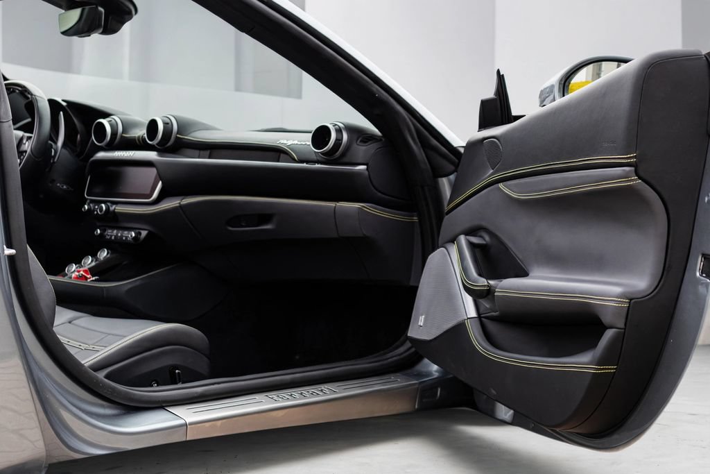 Certified 2022 Ferrari Portofino M RWD image 44