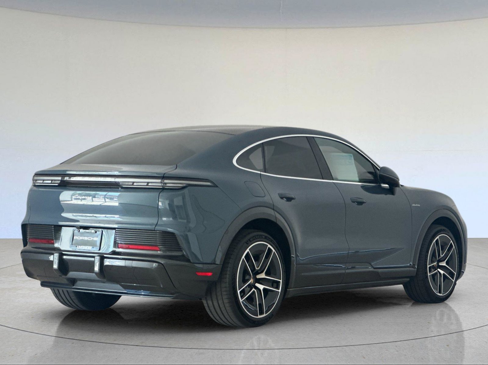 New 2026 Porsche Cayenne Electric Coupe AWD/4WD image 8