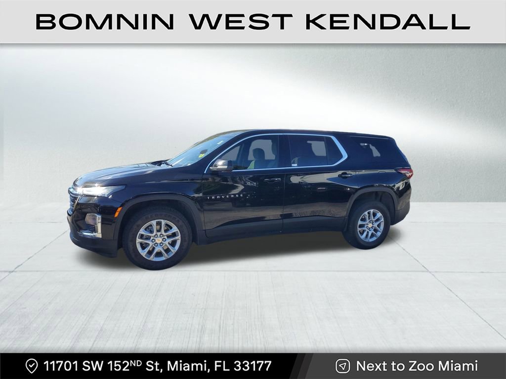 Used 2023 Chevrolet Traverse LS image 4