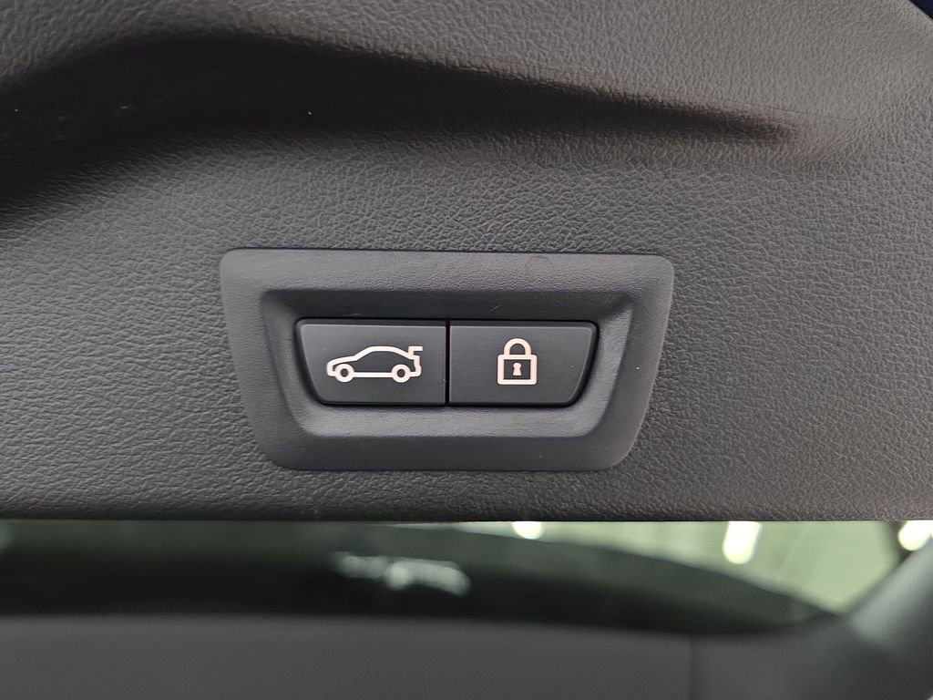 Used 2020 BMW X5 xDrive40i w/ M Sport Package image 34