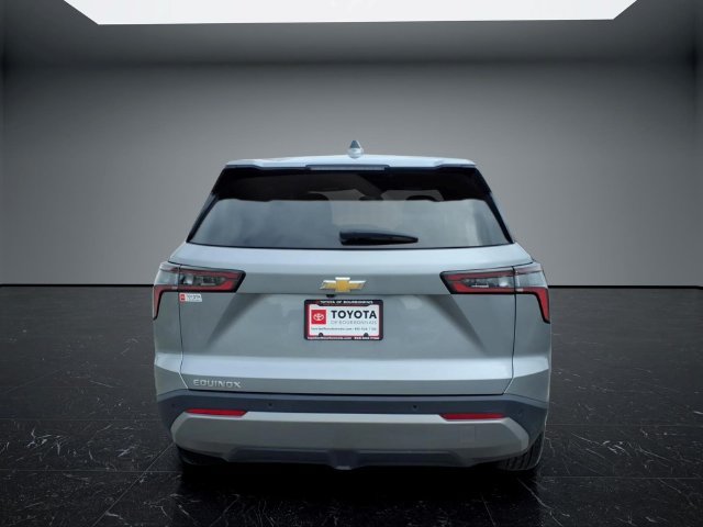 Used 2025 Chevrolet Equinox LT FWD image 4