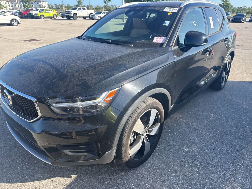 Used 2019 Volvo XC40 T5 Momentum image 7
