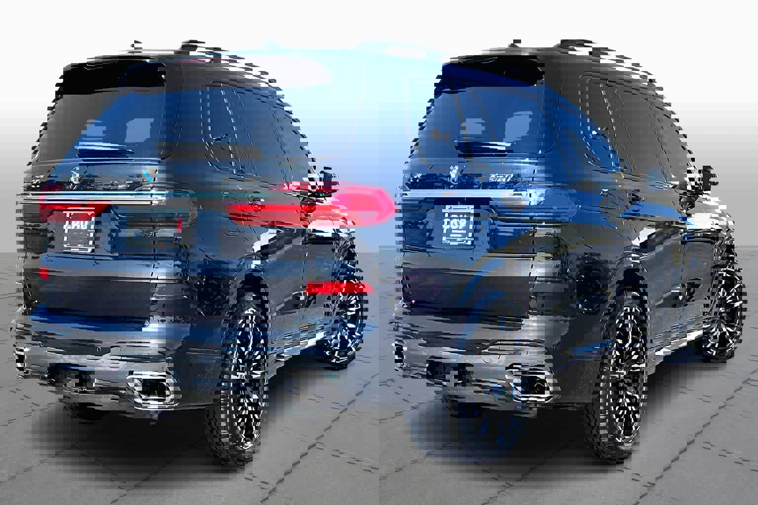 Used 2019 BMW X7 xDrive50i w/ M Sport Package image 13